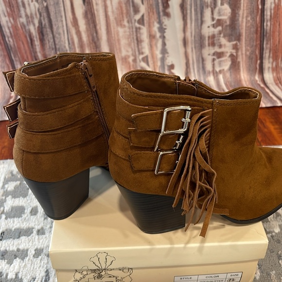 JENNIFER LOPEZ COGNAC Womens
Brown Fashion/Casual High Heels Dress
Boots - Picture 5 of 6